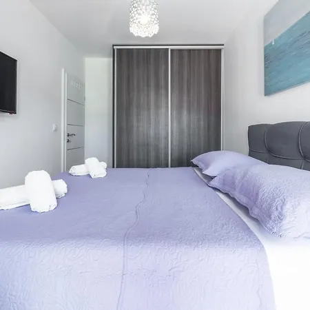 Ana & Mia דירה *