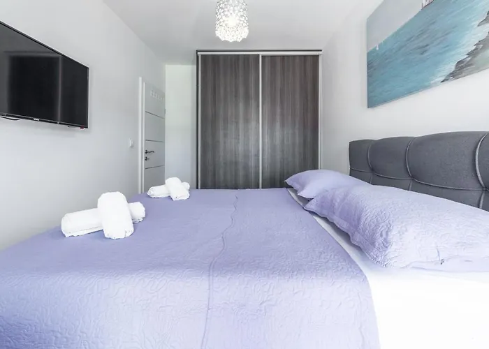 Ana & Mia Apartament *