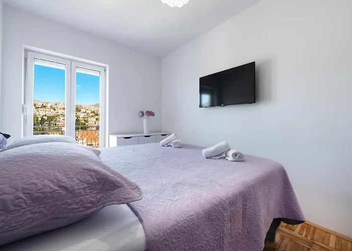 Ana & Mia Apartament *